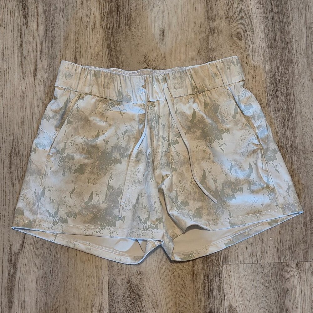 Zyia club shorts medium